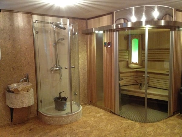 Appartement de 5.5 pièces avec vue lac et sauna privatif 12