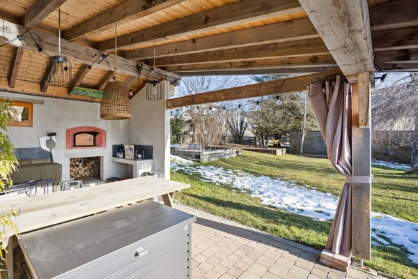Ferme rénovée de deux appartements 13