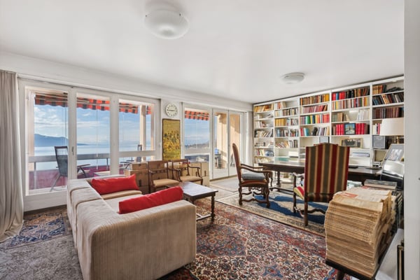 En exclusivité : Appartement à rénover avec vue exceptionnelle 2