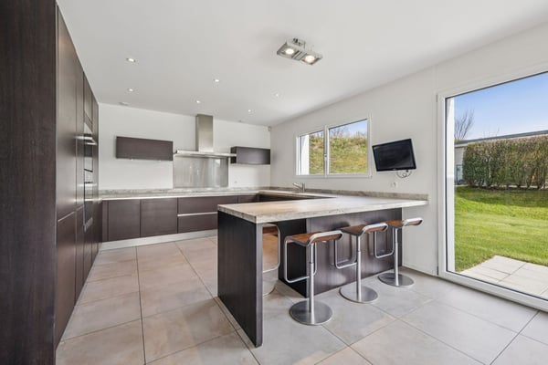 Villa familiale de 10 pièces - Standard équivalent Minergie 2