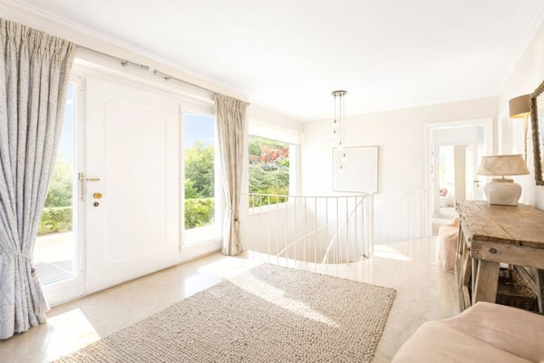 Magnifique villa avec vue panoramique sur le lac et les montagnes 9