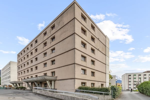 Spacieux appartement de 4,5 pièces en rez-de-jardin 12