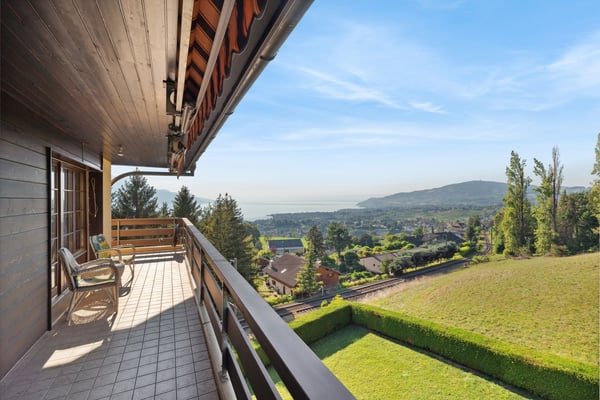 Spacieux appartement proche centre et avec vue sur le lac 2