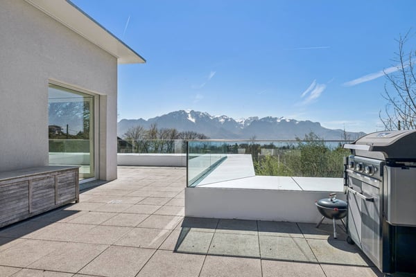 Duplex en attique contemporain avec vue sur le lac 12