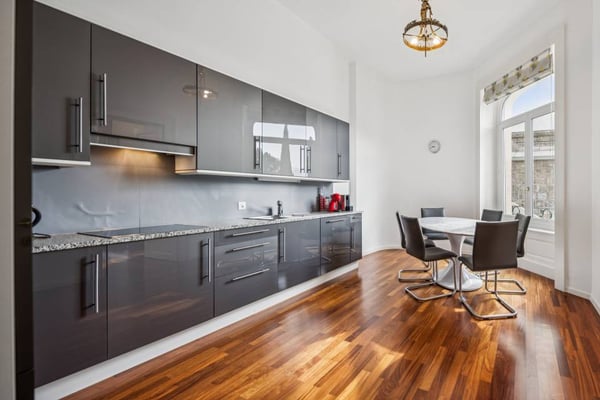 Rare à la vente, appartement dans l'immeuble Riant-Château Montreux Te 7