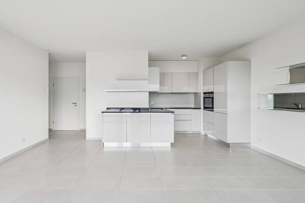 appartement de 2 chambres avec vue sur le lac et excellente position. 11