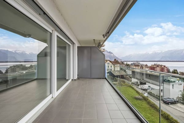 appartement de 2 chambres avec vue sur le lac et excellente position. 6