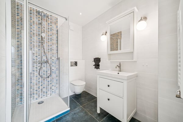 Dans maison individuelle, 4 1/2 pces avec terrasse et jardin privatif 8