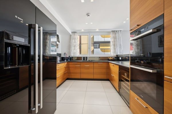 Exclusivité Sotheby's à deux pas du lac ! 8