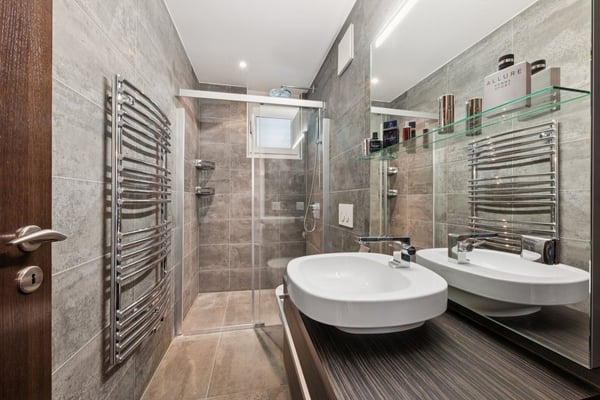 Exclusivité Sotheby's à deux pas du lac ! 11