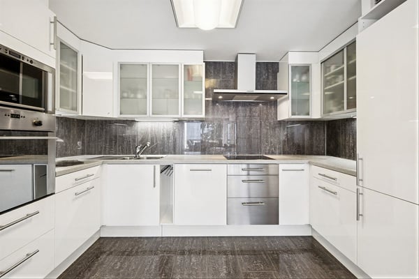 Rare à la vente, appartement situé sur le fameux Quai des Fleurs 6