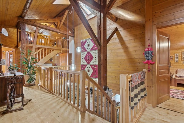 Magnifique chalet avec cachet, bel ensoleillement, jardin et mazot 12