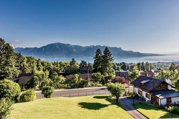 2 Propriétés dont un luxueux chalet avec vue panoramique 12