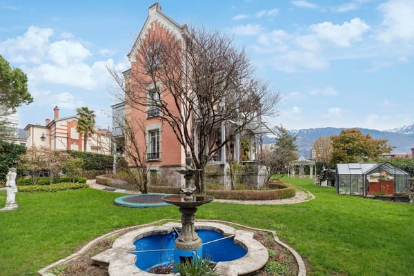 A 2 pas du bord du lac, quartier prisé des Villas Dubochet 2