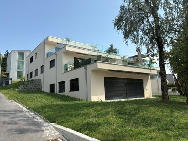Bel emplacement Magnifique 2 1/2 pièces avec terrasse et jardin. 9