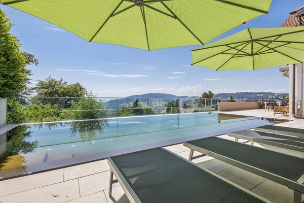 Position dominante, piscine à débordement & vue panoramique 2