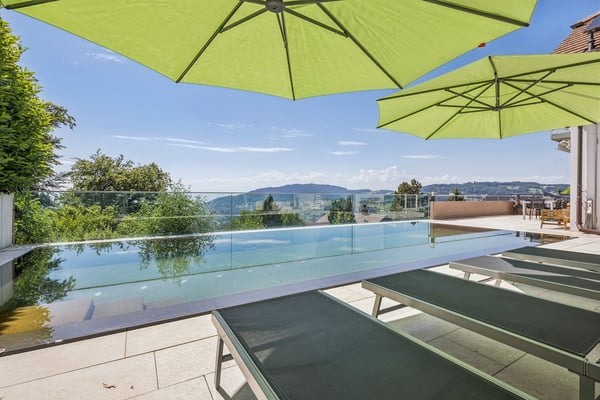 Position dominante, piscine à débordement & vue panoramique 2