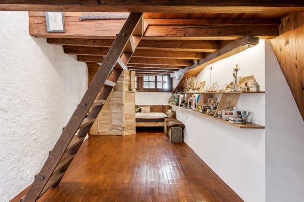 Maison villageoise de caractère balcon en toiture avec très belle vue 12