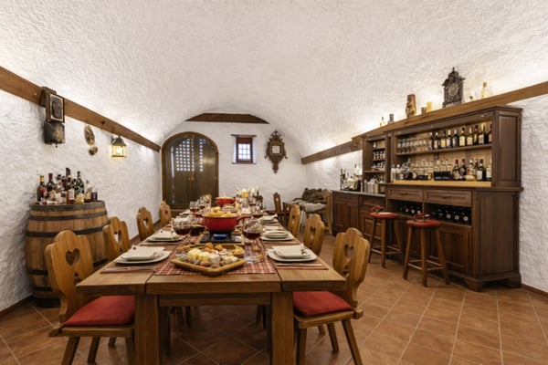 Maison villageoise de caractère balcon en toiture avec très belle vue 8