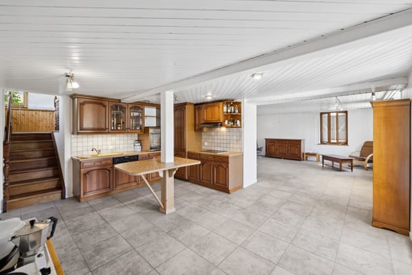 Maison de 3 appartements, aux généreux volumes et vue imprenable sur l 6