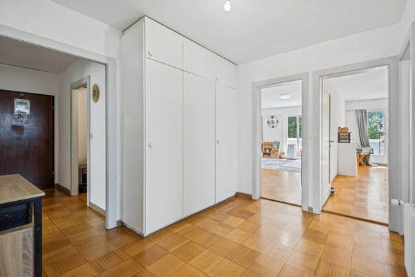 Situation idéale pour ce spacieux appartement 12