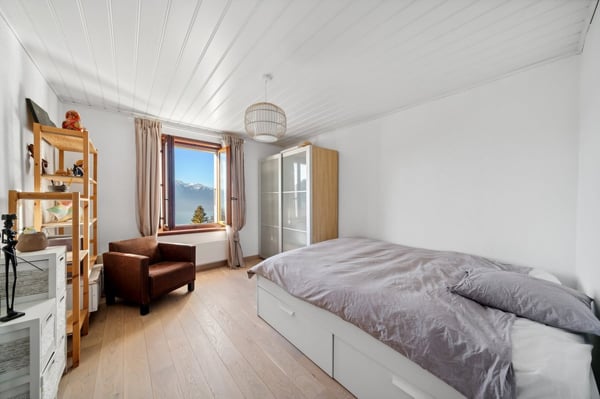 Superbe maison individuelle offrant une magnifique vue sur le lac 8