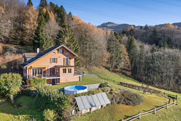 Superbe maison individuelle offrant une magnifique vue sur le lac 10