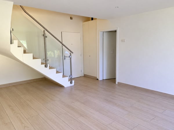 Dernier étage, espace & lumière pour ce 4 1/2 pièces ! 3