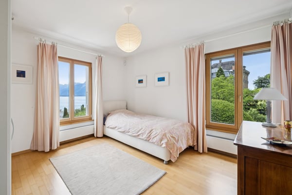 Extraordinaire demeure du 18ème siècle sur la Commune de Montreux 13