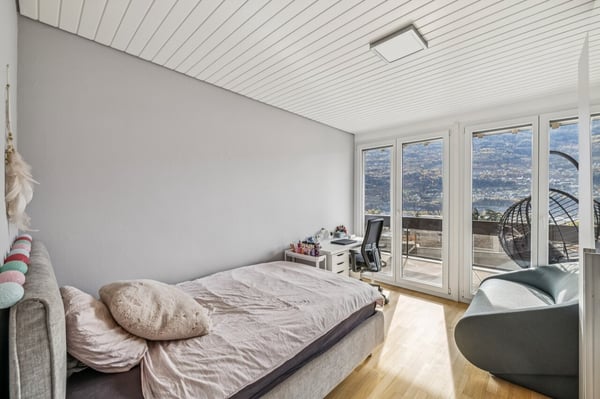 Vue sur les châteaux de Sion, au coeur de Gravelone. 8