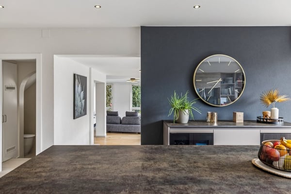 Vue sur les châteaux de Sion, au coeur de Gravelone. 2