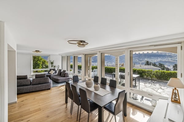 Vue sur les châteaux de Sion, au coeur de Gravelone. 4