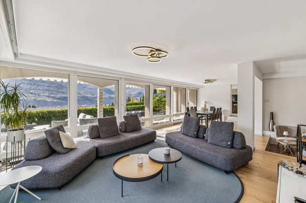 Vue sur les châteaux de Sion, au coeur de Gravelone. 5