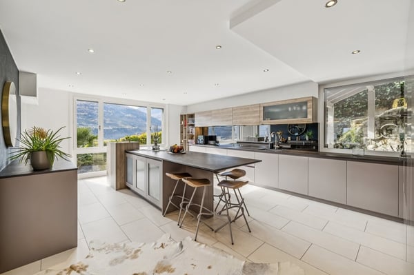 Vue sur les châteaux de Sion, au coeur de Gravelone. 3