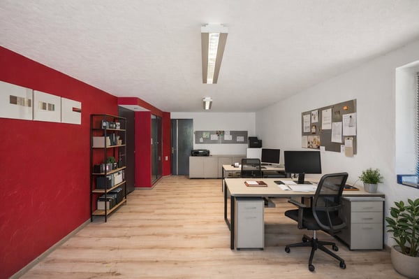 Grand propriété avec garage et ateliers 7