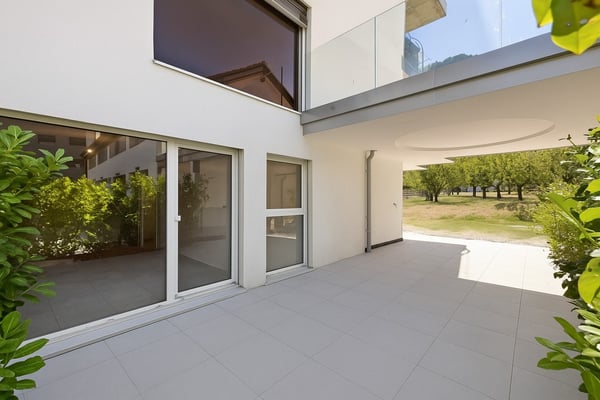 Appartement neuf de 2.5 pièces avec grand jardin et terrasses 5