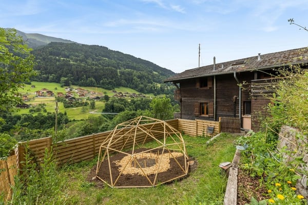 Chalet locatif de 3 appartements loués - 5.6% de rendement brut 1