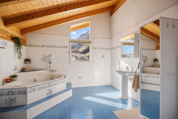 Villa spacieuse en dominance sur le village ! 8