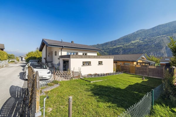 Villa individuelle 3.5 pièces à rafraîchir, beau potentiel ! 2