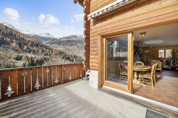Magnifique chalet avec 1000 m2 de terrain 3