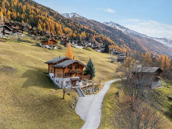 Magnifique chalet avec 1000 m2 de terrain 1