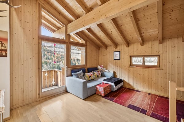Magnifique chalet avec 1000 m2 de terrain 12