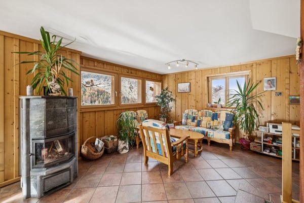 Magnifique chalet avec 1000 m2 de terrain 2