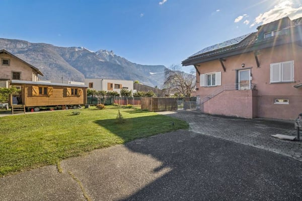Élégante maison jumelée avec vaste terrain au coeur de Saillon 13