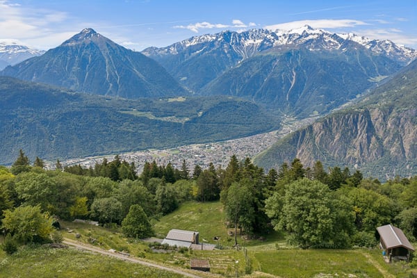 Chalet individuel 3,5 pièces en pleine nature Valaisanne