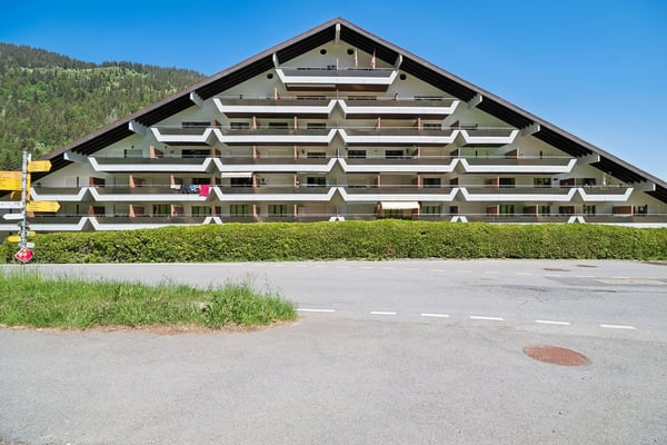 Appartement de 2.5 pces traversant avec deux salles de bains 2