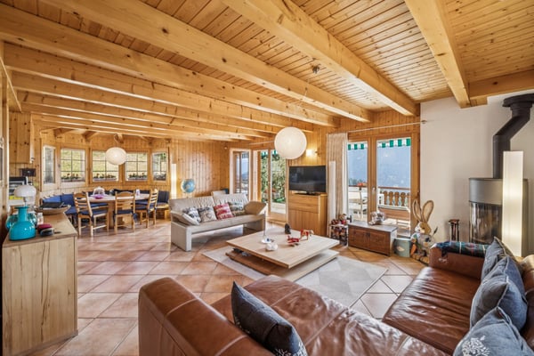 Chalet de charme avec espace bien-être et vue spectaculaire 4