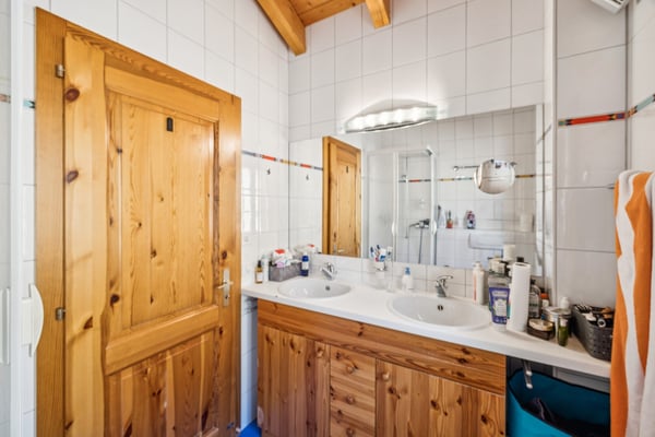 Chalet de charme avec espace bien-être et vue spectaculaire 10