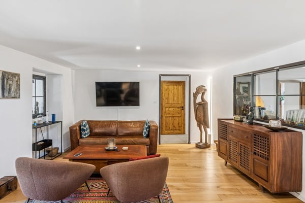 Villa jumelée dans un cadre verdoyant. 5