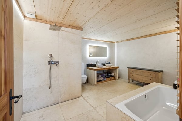 Charmant hameau de la commune de Liddes, bénéficie d'un cadre paisible 12